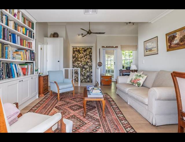 2 BEDROOM PROPERTY TO RENT IN SIMONS TOWN CENTRAL